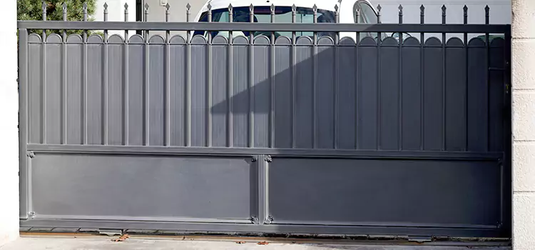 Metal Driveway Gate Installation Brossard