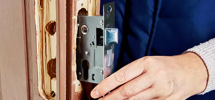 Garage Door Lock Replacement Brossard